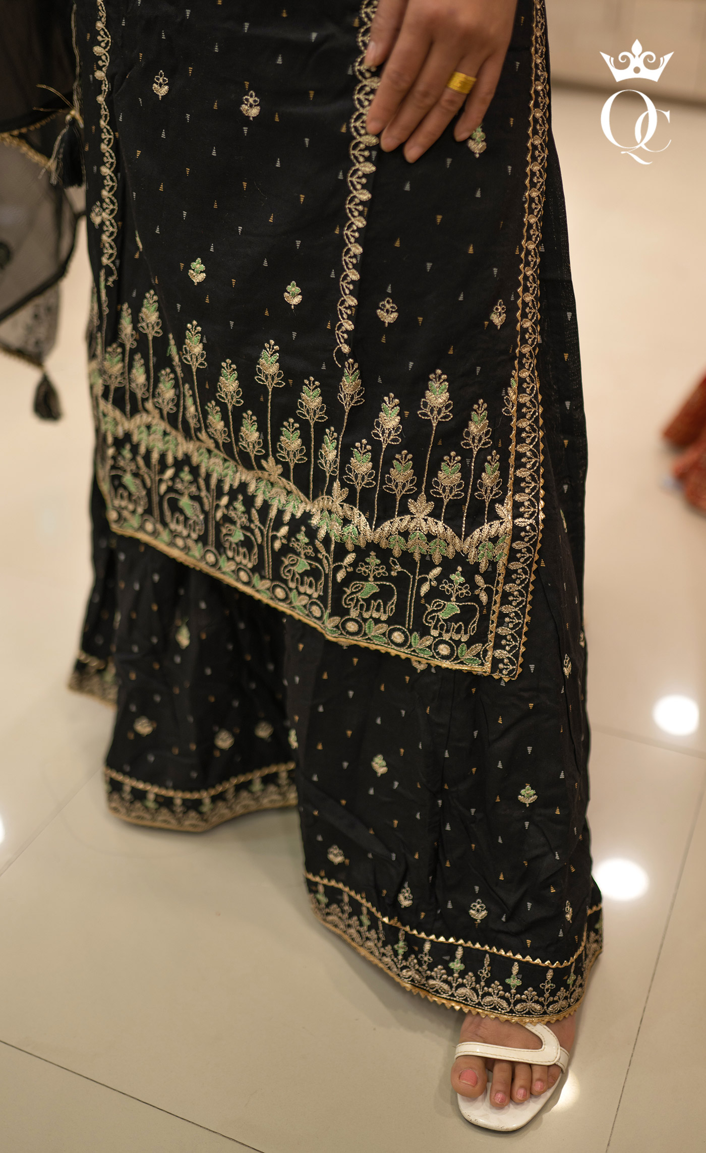 Effortless Style Printed Viscose Top with Hand and Machine Work, Jhumka Embellishment, and Thread Border Design on Plain Pant (6)