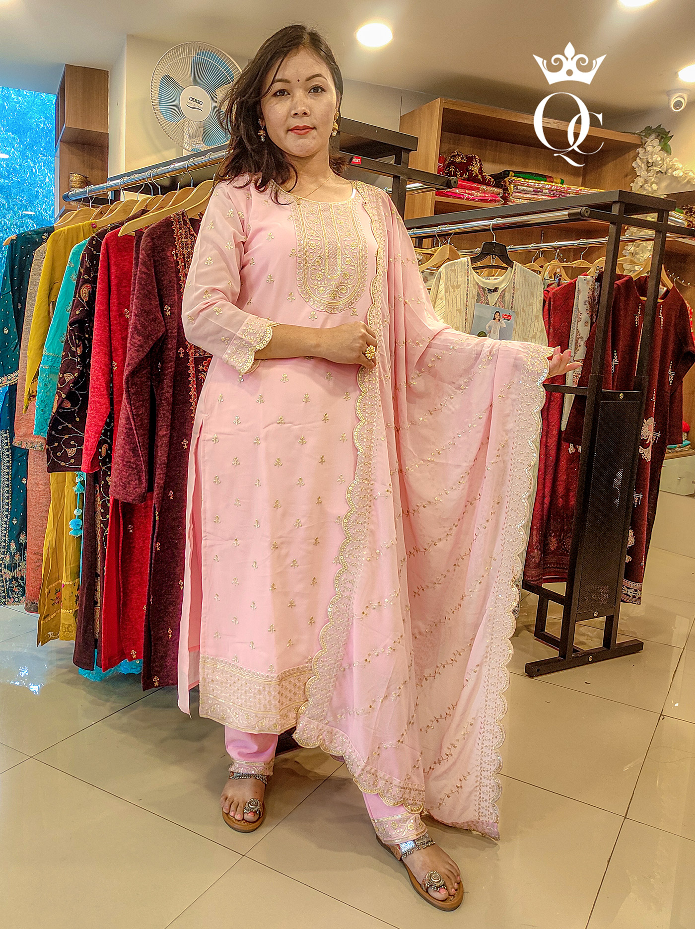 Georgette Light Pink Punjabi Kurthi Set With Thread And Sequence Work Border Dupatta (2)