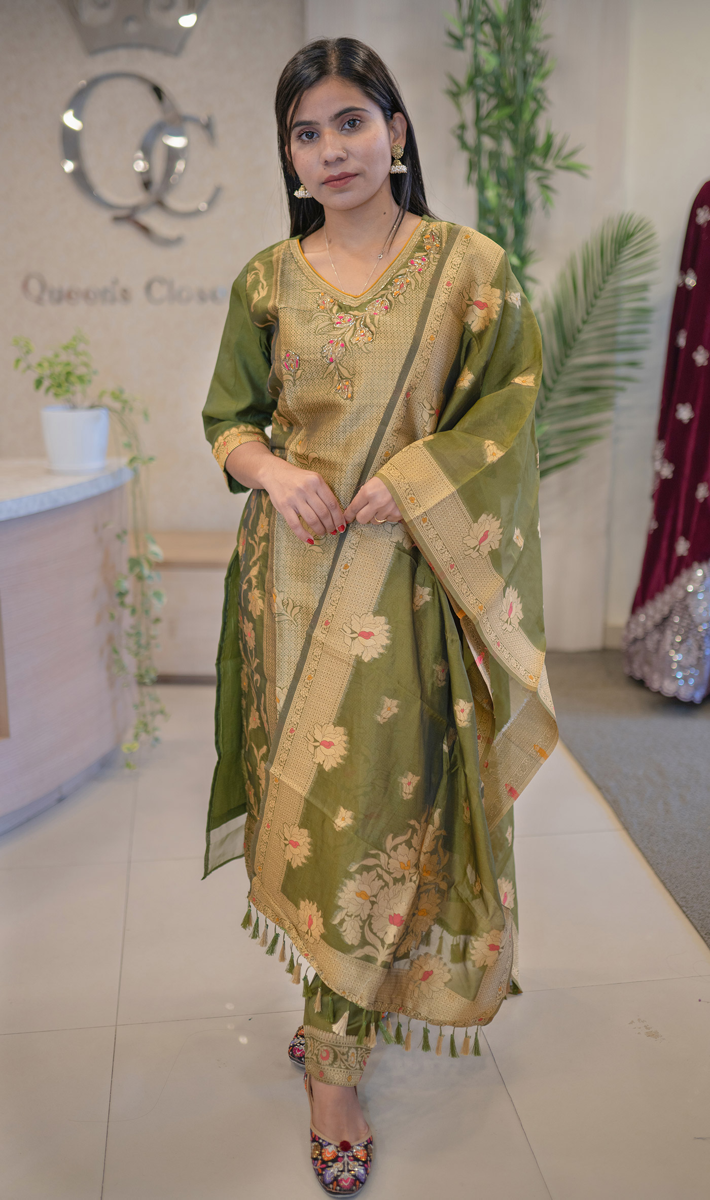 Luxurious Layers Pure Organza Jacquard Top with Handwork and Inner, Viscose Bottom with Jacquard Lace and Pocket, Paired with Jacquard Dupatta (2)